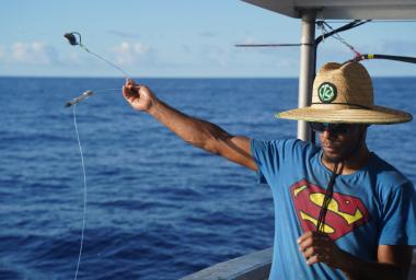 Les campagnes d’essais en mer du dispositif SuarkGuard de Fishtek Marine ont été menées à bord de navires de la Fédération des Pêcheurs Hauturiers, avec le soutien du gouvernement de la Nouvelle-Calédonie.