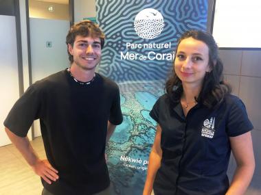 Deux représentants du SPNMCP - Maële Brisset, chargée de la science, à droite, et Théo Verdier, stagiaire de master 2, à gauche - ont témoigné de la diversité des actions menées pour la préservation et le rayonnement du Parc.